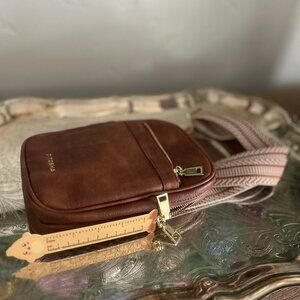 Brown Travel Over the Shoulder Bag. Secret Pockets and plenty of storage.